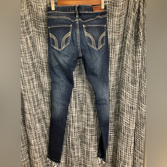 Distressed Blue Jeans - Picture 7 of 9